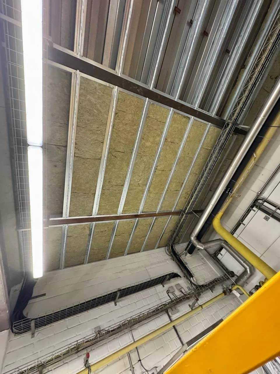 Werkstattdecke mit Feuerschutz, Titelbild